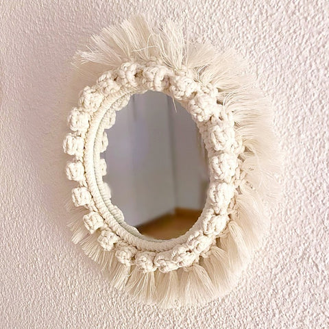 Pompons Mirror
