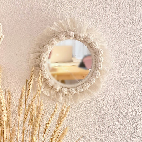Pompons Mirror
