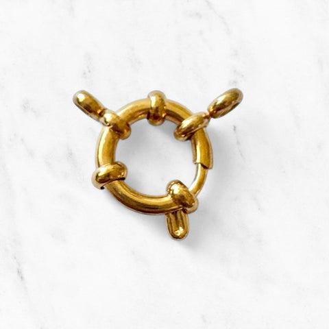 "Clasp D Gold"