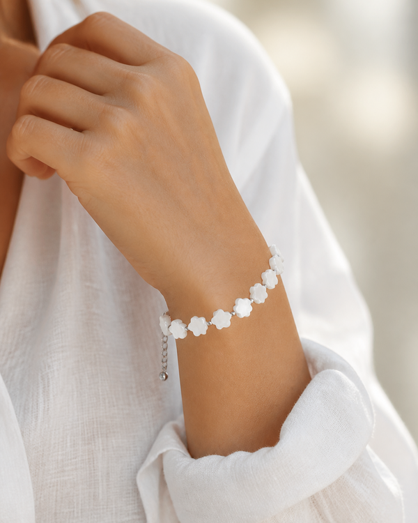 Clover White Pearls