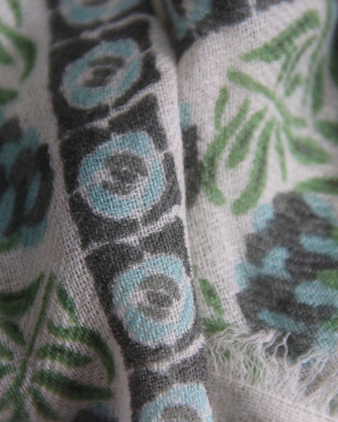 Wool scarf Poem Green