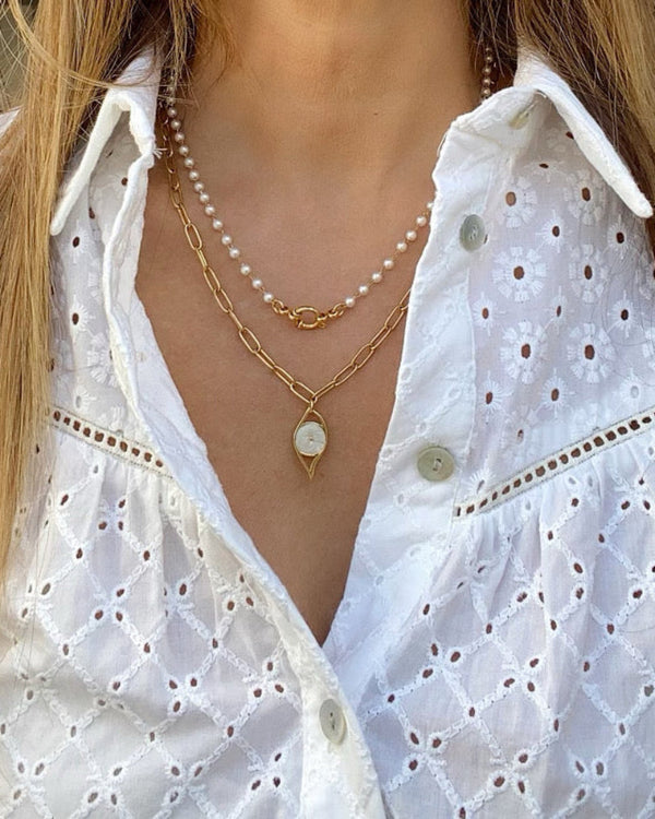 Pearly Eye Necklace