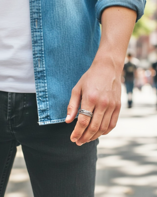 Wavy Ring Men