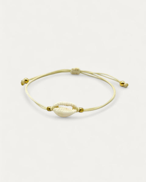 Feines Muschelarmband