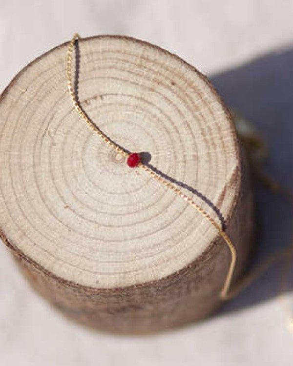 Minimal Point Necklace - Gold